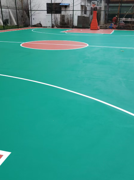 桂阳 球场长期使用易出现地面开裂